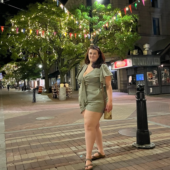 Meet your Posher, Maddie - Picture 2 of 4